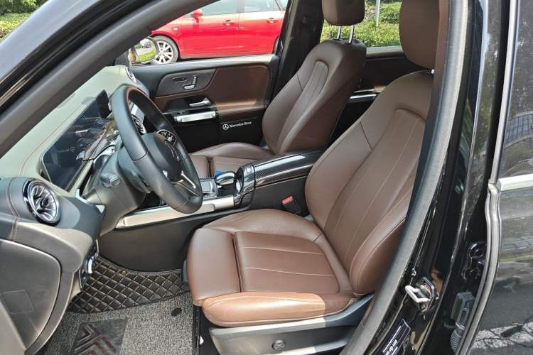 Used Mercedes-Benz GLB 2021 GLB 200 Fashion Model Left Front Seat