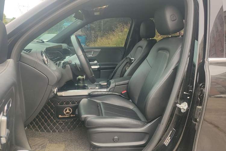 Used Mercedes-Benz GLB 2021 GLB 200 Fashion Model Left Front Seat