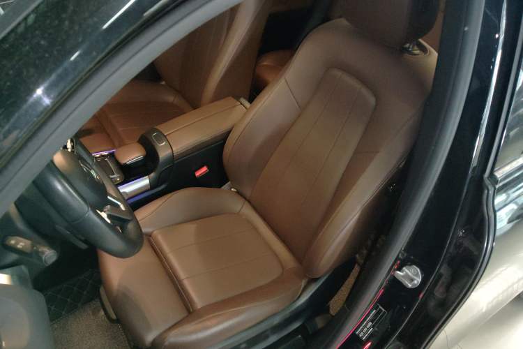 Used Mercedes-Benz GLB 2021 GLB 200 4MATIC Left Front Seat