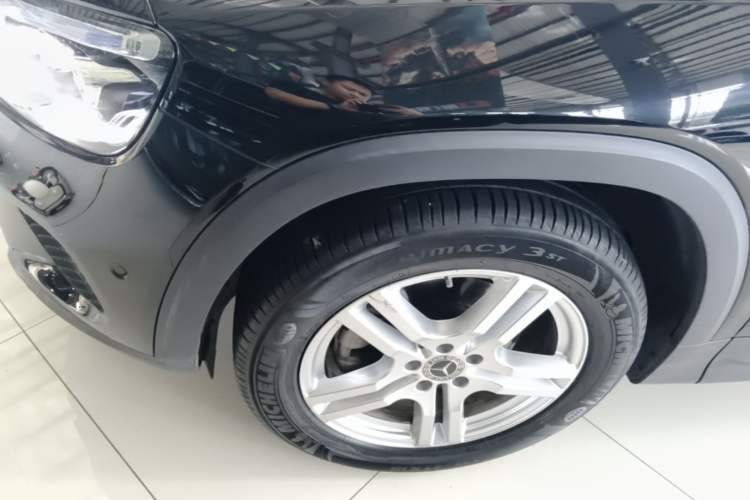 Used Mercedes-Benz GLB 2021 GLB 200 Dynamic Edition Left Front Wheel Hub