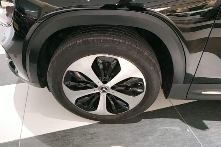 Used Mercedes-Benz GLB 2021 GLB 200 Fashion Model Left Front Wheel Hub