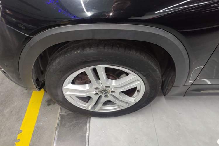 Used Mercedes-Benz GLB 2021 GLB 200 Dynamic Edition Left Front Wheel Hub