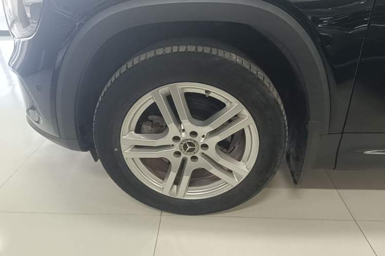 Used Mercedes-Benz GLB 2021 GLB 200 Dynamic Edition Left Front Wheel Hub