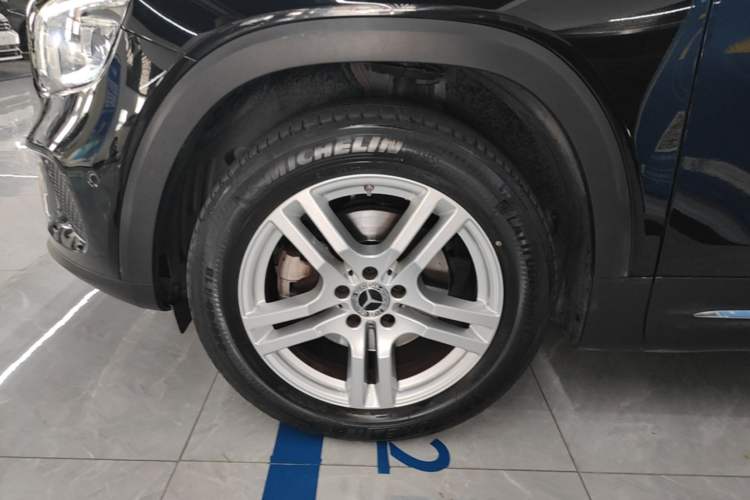 Used Mercedes-Benz GLB 2021 GLB 200 Dynamic Edition Left Front Wheel Hub