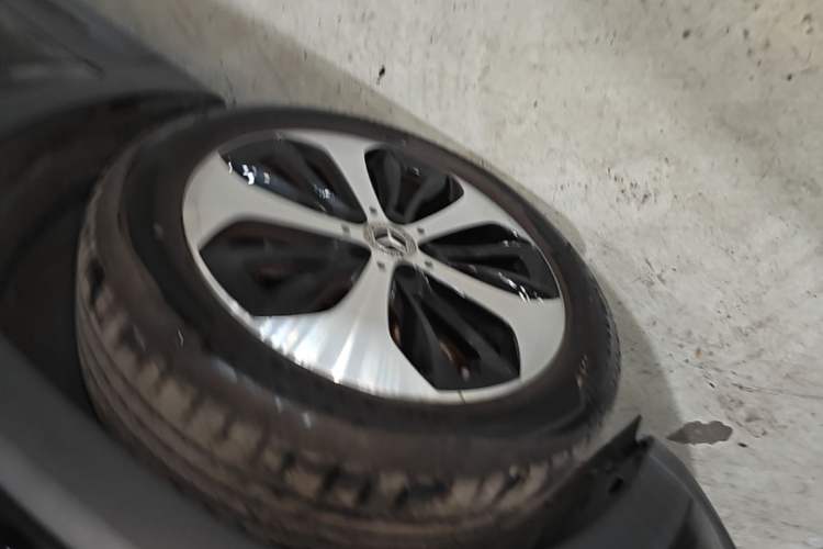 Used Mercedes-Benz GLB 2021 GLB 200 Fashion Model Left Front Wheel Hub