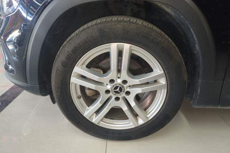 Used Mercedes-Benz GLB 2021 GLB 200 Dynamic Edition Left Front Wheel Hub