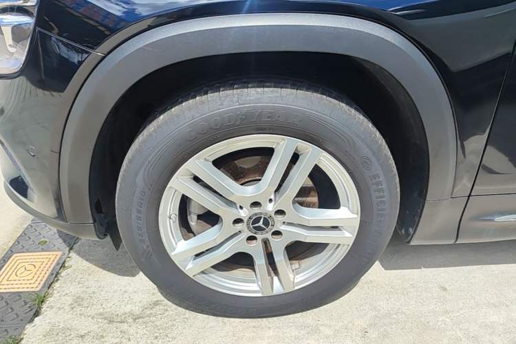 Used Mercedes-Benz GLB 2021 GLB 200 Dynamic Edition Left Front Wheel Hub