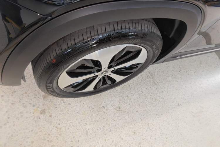 Used Mercedes-Benz GLB 2021 GLB 200 Fashion Model Left Front Wheel Hub