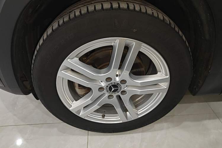 Used Mercedes-Benz GLB 2021 GLB 200 Dynamic Edition Left Front Wheel Hub