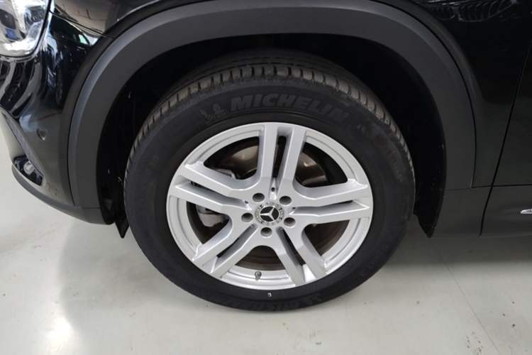 Used Mercedes-Benz GLB 2021 GLB 200 Dynamic Edition Left Front Wheel Hub