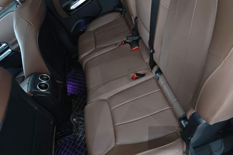 Used Mercedes-Benz GLB 2021 GLB 200 Fashion Model Left Rear Seat