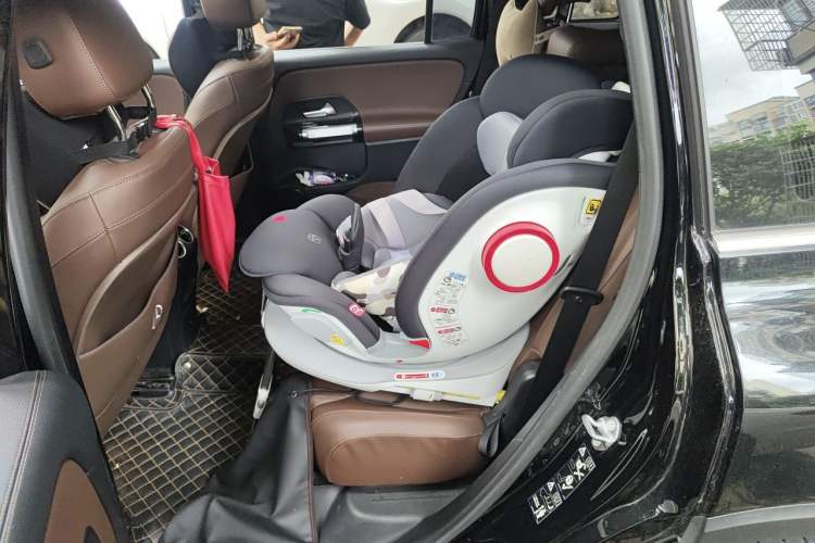 Used Mercedes-Benz GLB 2021 GLB 200 Fashion Model Left Rear Seat