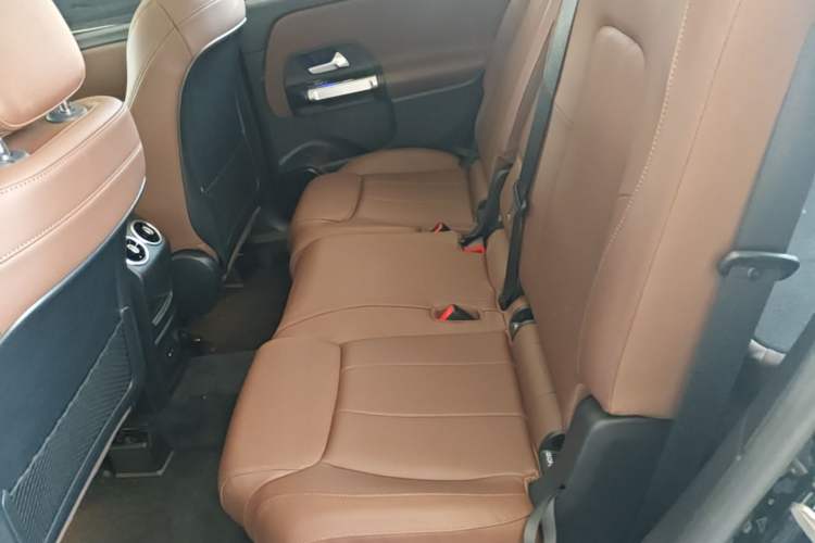 Used Mercedes-Benz GLB 2021 GLB 200 Fashion Model Left Rear Seat