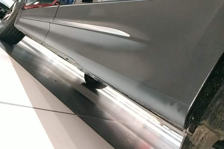 Used Mercedes-Benz GLB 2021 GLB 200 Fashion Model Left Side Sill