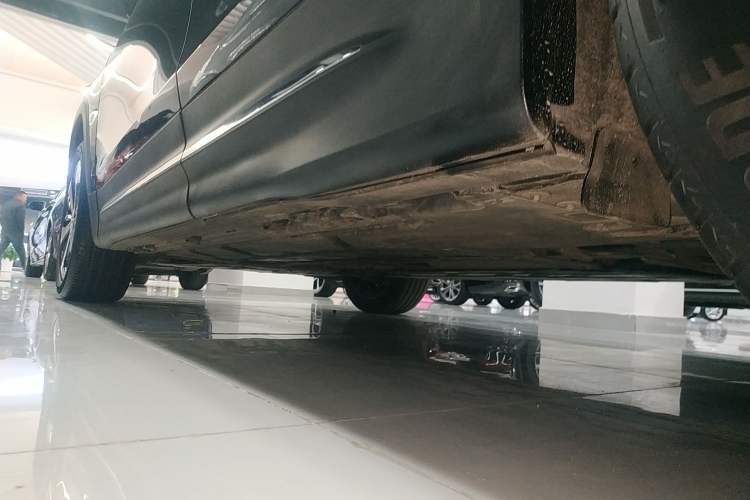Used Mercedes-Benz GLB 2021 GLB 200 Fashion Model Left Side Sill