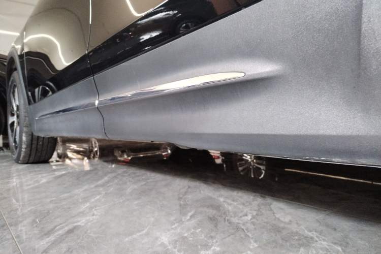 Used Mercedes-Benz GLB 2021 GLB 200 Fashion Model Left Side Sill