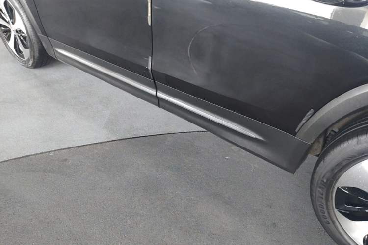Used Mercedes-Benz GLB 2021 GLB 200 Fashion Model Left Side Sill
