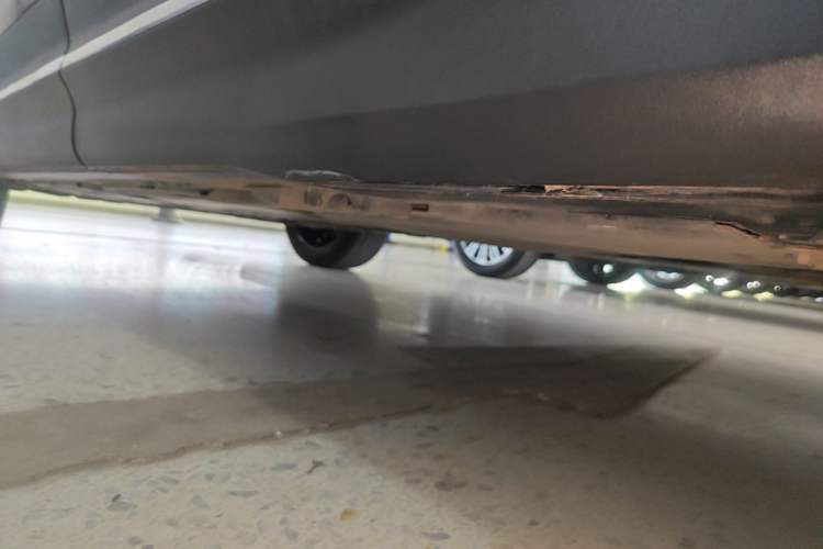 Used Mercedes-Benz GLB 2021 GLB 200 Fashion Model Left Side Sill