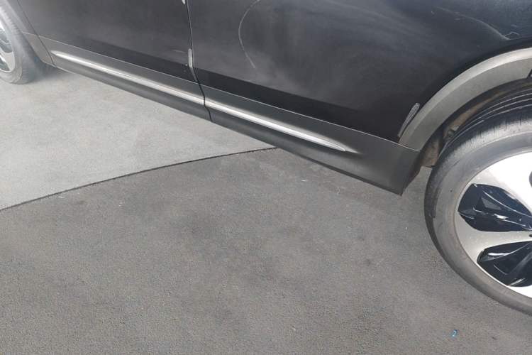 Used Mercedes-Benz GLB 2021 GLB 200 Fashion Model Left Side Sill