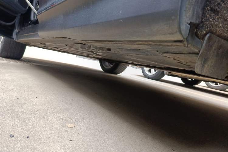 Used Mercedes-Benz GLB 2021 GLB 200 Fashion Model Left Side Sill