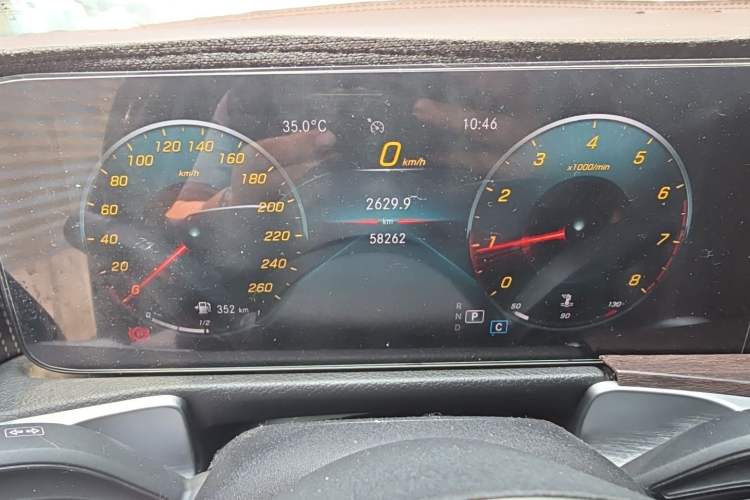 Used Mercedes-Benz GLB 2021 GLB 200 Fashion Model Odometer Close Up