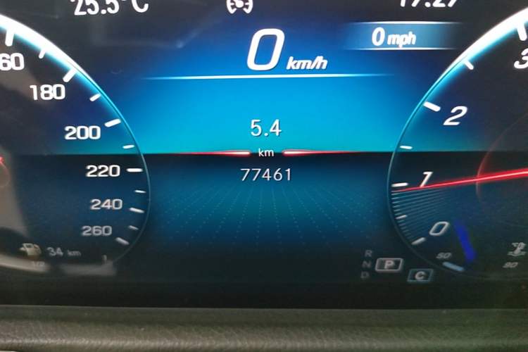 Used Mercedes-Benz GLB 2021 GLB 200 Fashion Model Odometer Close Up