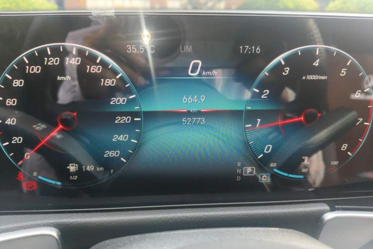 Used Mercedes-Benz GLB 2021 GLB 200 Fashion Model Odometer Close Up