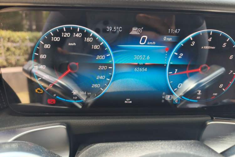 Used Mercedes-Benz GLB 2021 GLB 200 Fashion Model Odometer Close Up