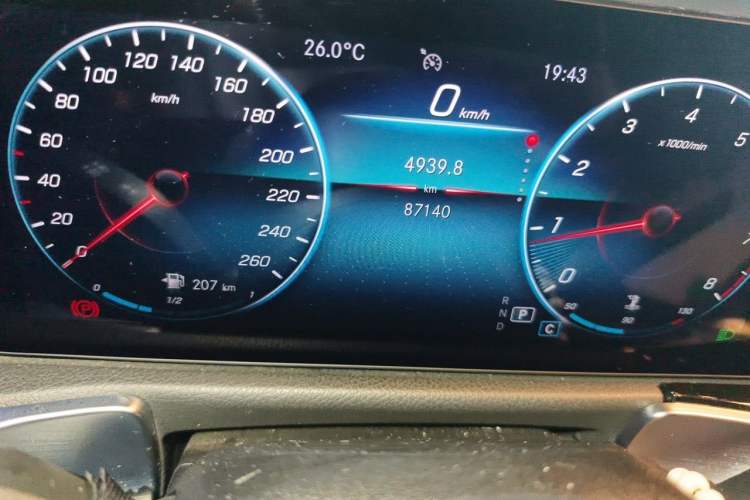 Used Mercedes-Benz GLB 2021 GLB 200 Dynamic Edition Odometer Close Up