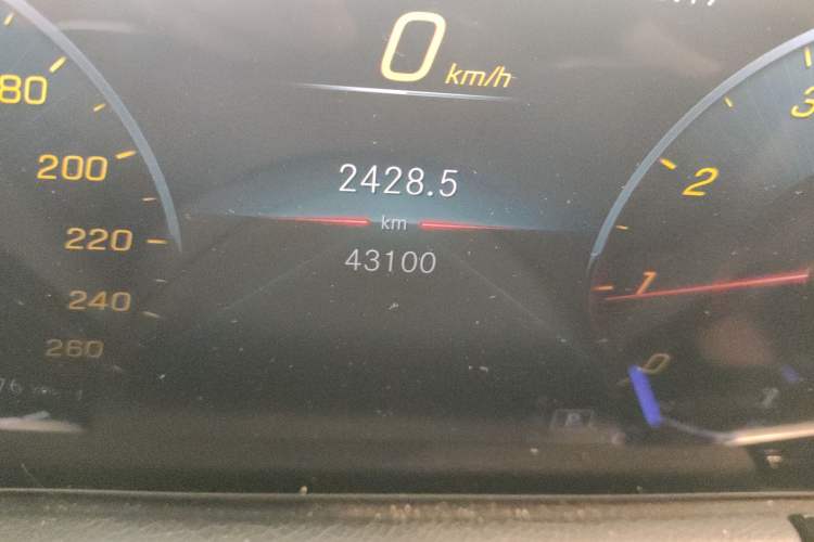 Used Mercedes-Benz GLB 2021 GLB 200 Dynamic Edition Odometer Close Up