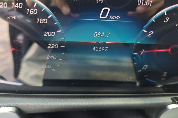 Used Mercedes-Benz GLB 2021 GLB 200 Dynamic Edition Odometer Close Up