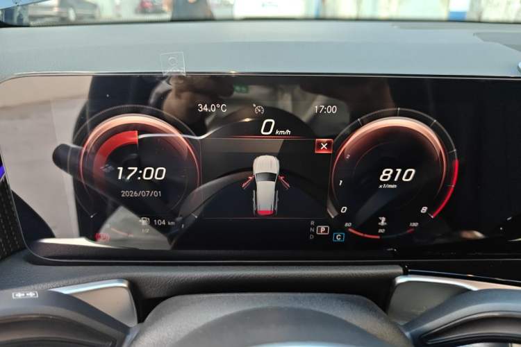 Used Mercedes-Benz GLB 2021 GLB 200 Dynamic Edition Odometer Close Up