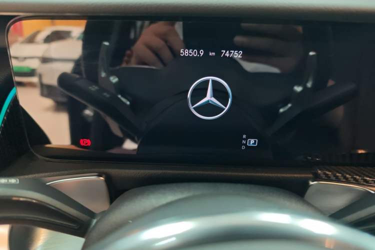 Used Mercedes-Benz GLB 2021 GLB 200 Dynamic Edition Odometer Close Up