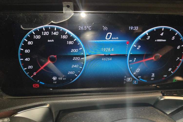 Used Mercedes-Benz GLB 2021 GLB 200 Fashion Model Odometer Close Up