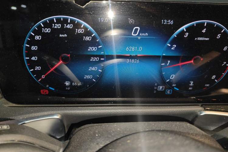 Used Mercedes-Benz GLB 2021 GLB 200 Fashion Model Odometer Close Up