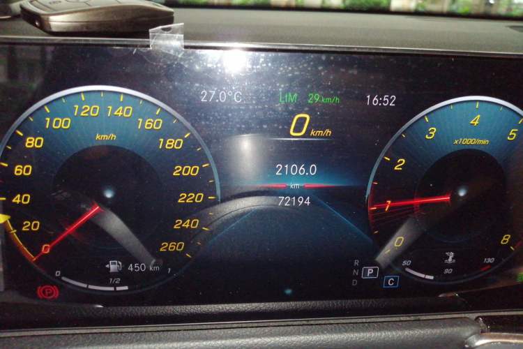 Used Mercedes-Benz GLB 2021 GLB 200 Fashion Model Odometer Close Up