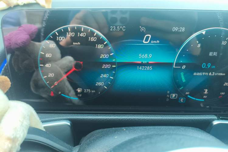 Used Mercedes-Benz GLB 2021 GLB 180 Dynamic Edition Odometer Close Up