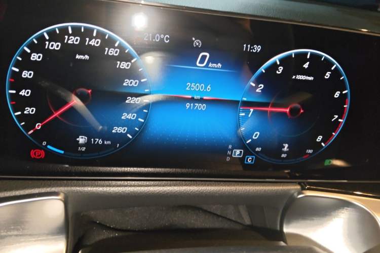 Used Mercedes-Benz GLB 2021 GLB 200 Fashion Model Odometer Close Up