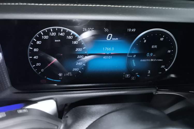 Used Mercedes-Benz GLB 2021 GLB 200 Fashion Model Odometer Close Up