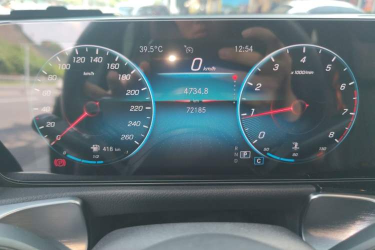Used Mercedes-Benz GLB 2021 GLB 200 4MATIC Odometer Close Up