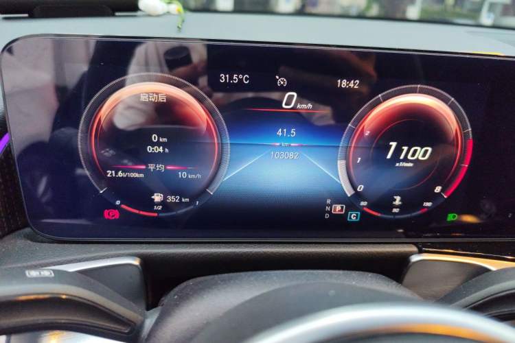 Used Mercedes-Benz GLB 2021 GLB 200 Dynamic Edition Odometer Close Up