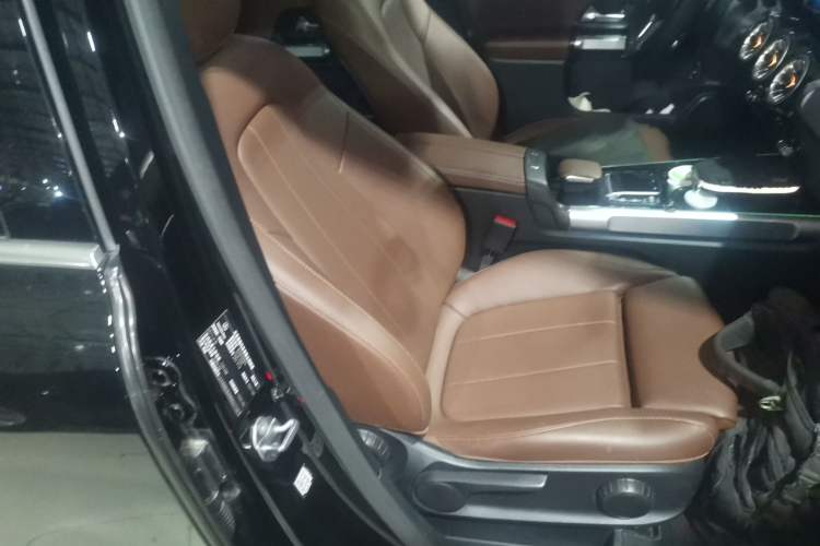 Used Mercedes-Benz GLB 2021 GLB 200 Dynamic Edition Right Front Seat