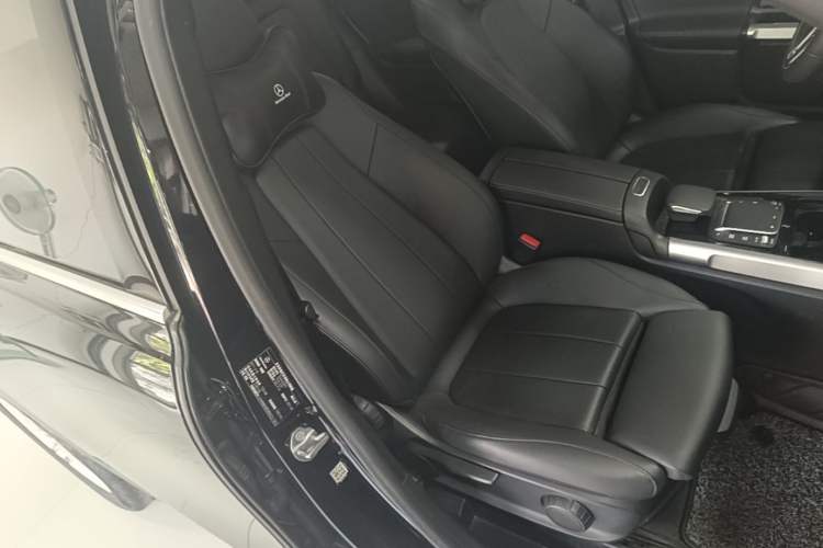 Used Mercedes-Benz GLB 2021 GLB 200 Dynamic Edition Right Front Seat