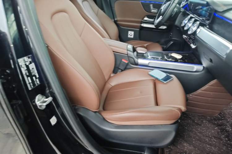 Used Mercedes-Benz GLB 2021 GLB 180 Dynamic Edition Right Front Seat