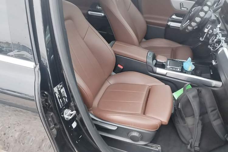Used Mercedes-Benz GLB 2021 GLB 180 Dynamic Edition Right Front Seat