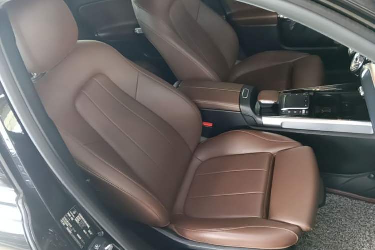 Used Mercedes-Benz GLB 2021 GLB 200 Fashion Model Right Front Seat