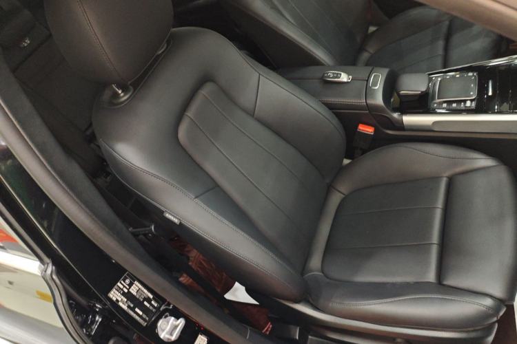 Used Mercedes-Benz GLB 2021 GLB 200 Fashion Model Right Front Seat