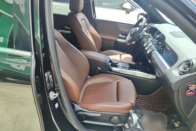 Used Mercedes-Benz GLB 2021 GLB 200 Dynamic Edition Right Front Seat