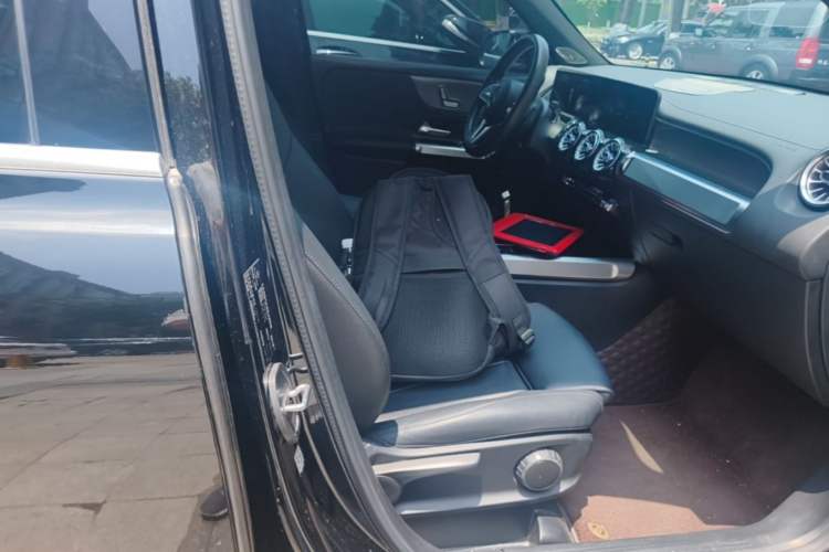 Used Mercedes-Benz GLB 2021 GLB 200 Dynamic Edition Right Front Seat