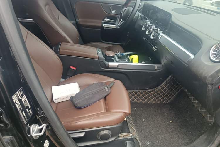 Used Mercedes-Benz GLB 2021 GLB 200 Dynamic Edition Right Front Seat